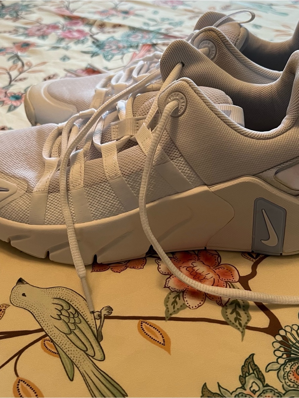 Nike Free Metcon 7 White/White/Hydrogen Blue Lace-Up Sneakers